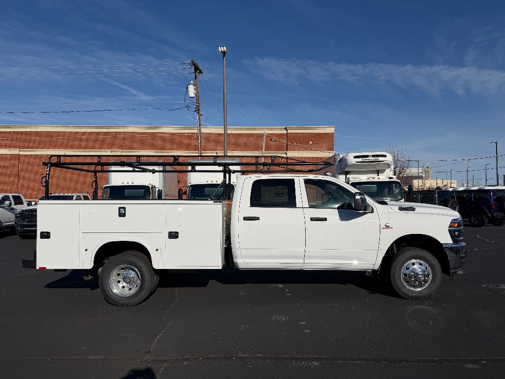 2025 RAM Ram 3500 Chassis Cab RAM 3500 TRADESMAN CREW CAB CHASSIS 4X4 60' CA