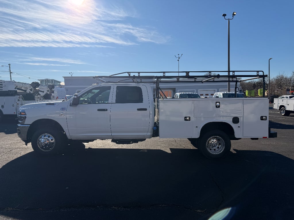 2025 RAM Ram 3500 Chassis Cab RAM 3500 TRADESMAN CREW CAB CHASSIS 4X4 60' CA