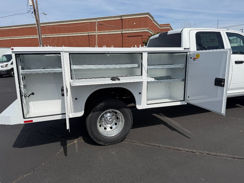 2026 RAM Ram 3500 Chassis Cab RAM 3500 TRADESMAN CREW CAB CHASSIS 4X4 60' CA