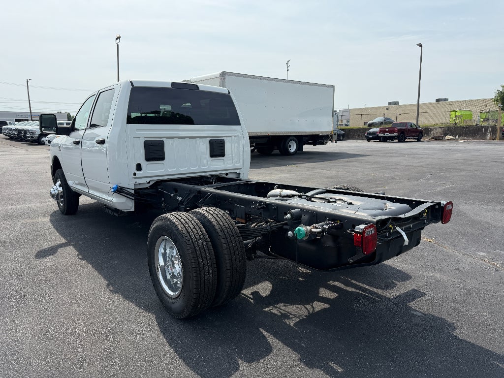 2026 RAM Ram 3500 Chassis Cab RAM 3500 TRADESMAN CREW CAB CHASSIS 4X4 60' CA