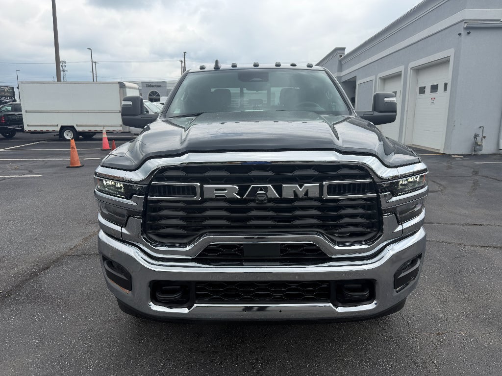 2026 RAM Ram 3500 Chassis Cab RAM 3500 TRADESMAN CREW CAB CHASSIS 4X4 60' CA