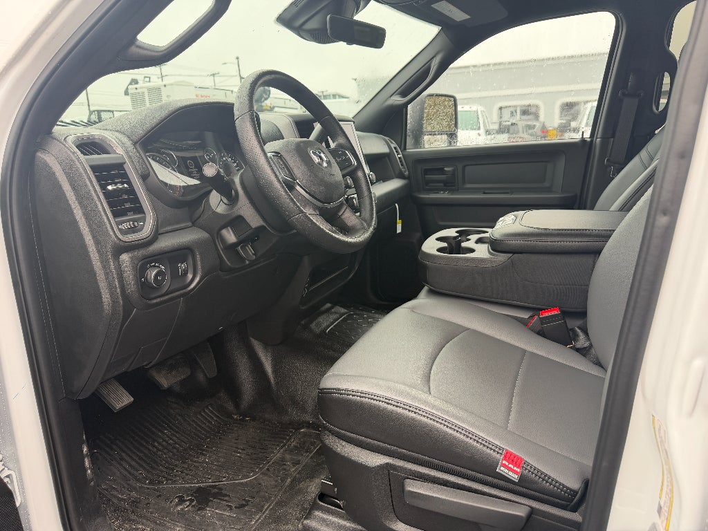 2026 RAM Ram 3500 Chassis Cab RAM 3500 TRADESMAN CREW CAB CHASSIS 4X4 60' CA