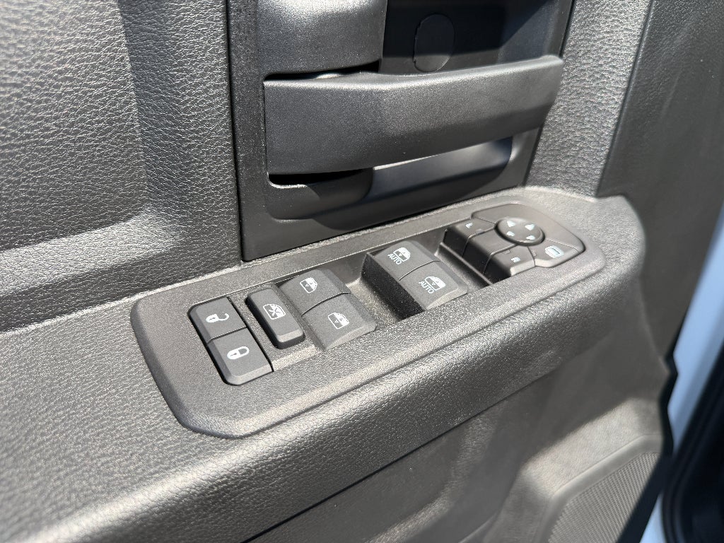 2026 RAM Ram 3500 Chassis Cab RAM 3500 TRADESMAN CREW CAB CHASSIS 4X4 60' CA