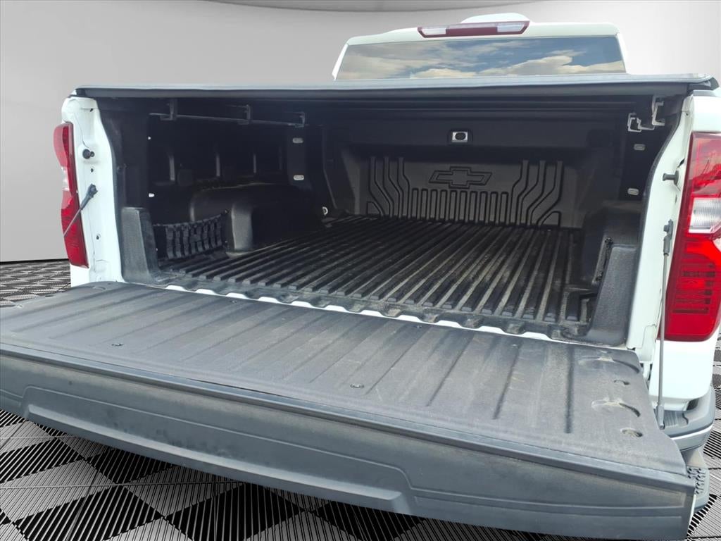2023 Chevrolet Silverado 1500 4WD Crew Cab Short Bed LT with 2FL