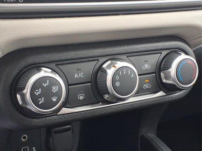 2021 Nissan Versa SV Xtronic CVT