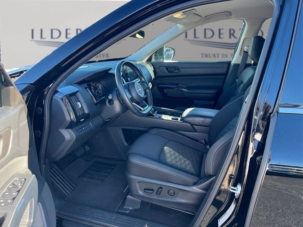 2024 Nissan Pathfinder SV 4WD