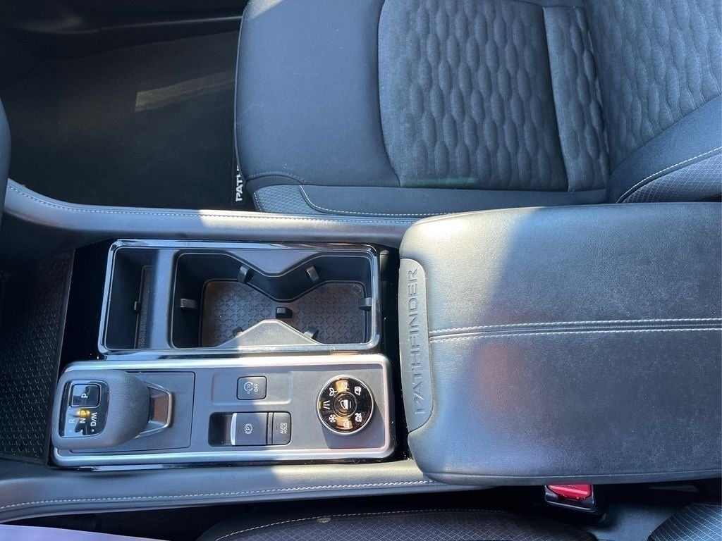 2024 Nissan Pathfinder SV 4WD