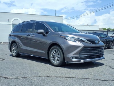 2022 Toyota Sienna XLE
