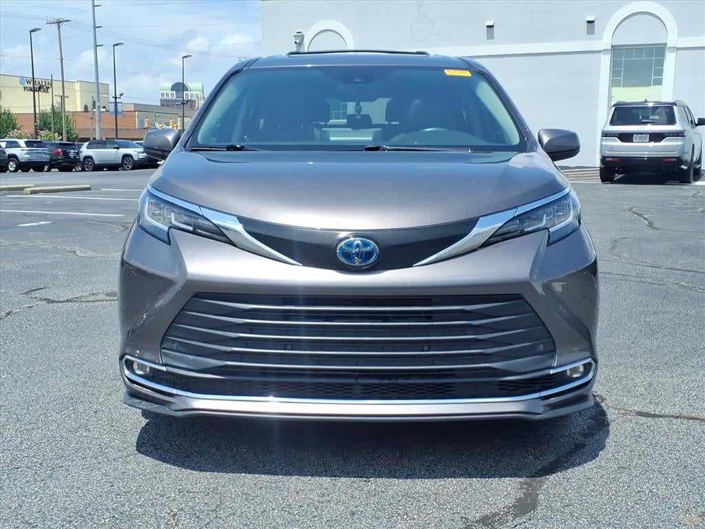 2022 Toyota Sienna XLE