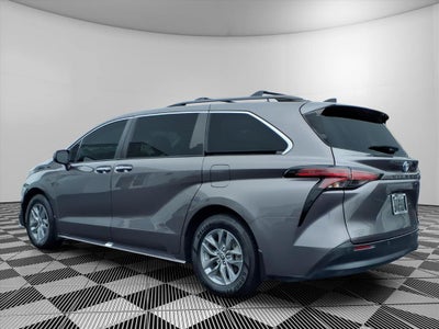 2022 Toyota Sienna XLE