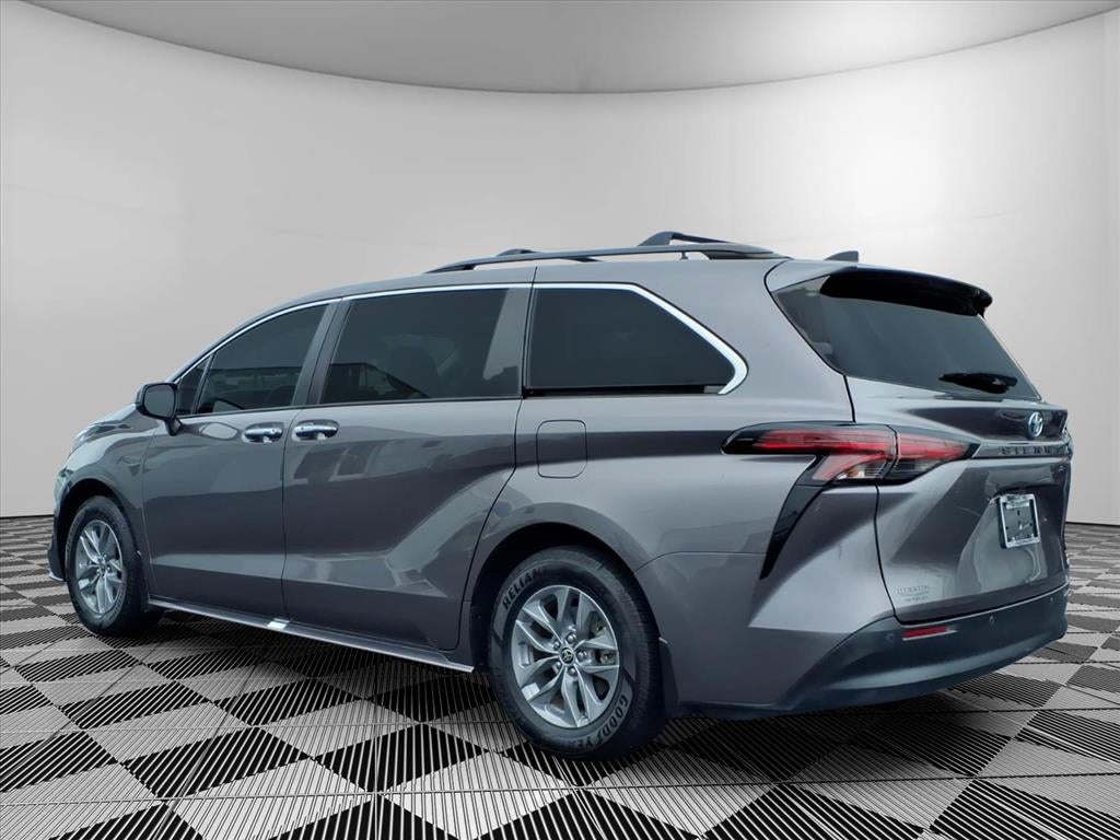 2022 Toyota Sienna XLE