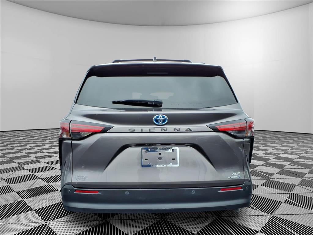 2022 Toyota Sienna XLE