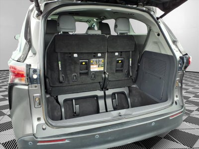 2022 Toyota Sienna XLE