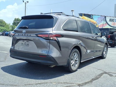 2022 Toyota Sienna XLE