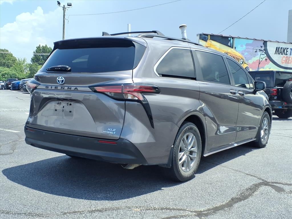 2022 Toyota Sienna XLE