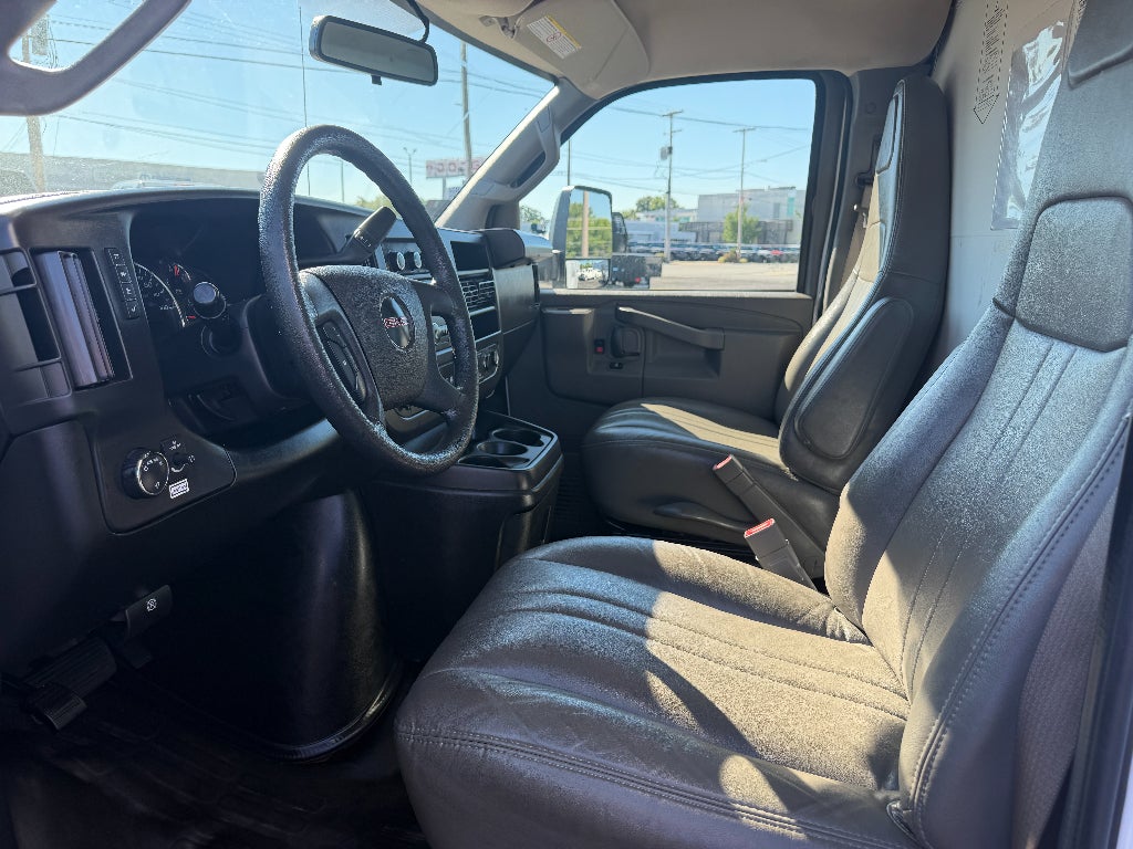 2022 GMC Savana Cutaway Work Van