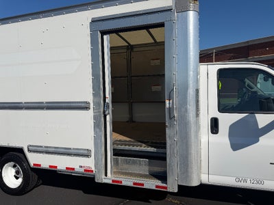 2022 GMC Savana Cutaway Work Van
