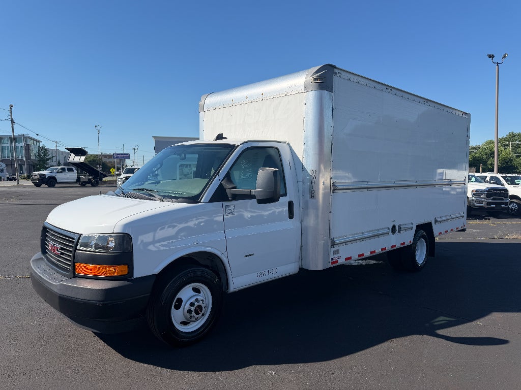 2022 GMC Savana Cutaway Work Van