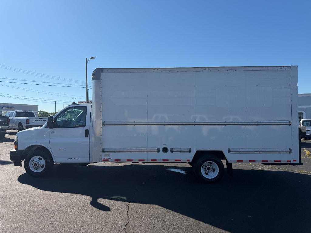 2022 GMC Savana Cutaway Work Van