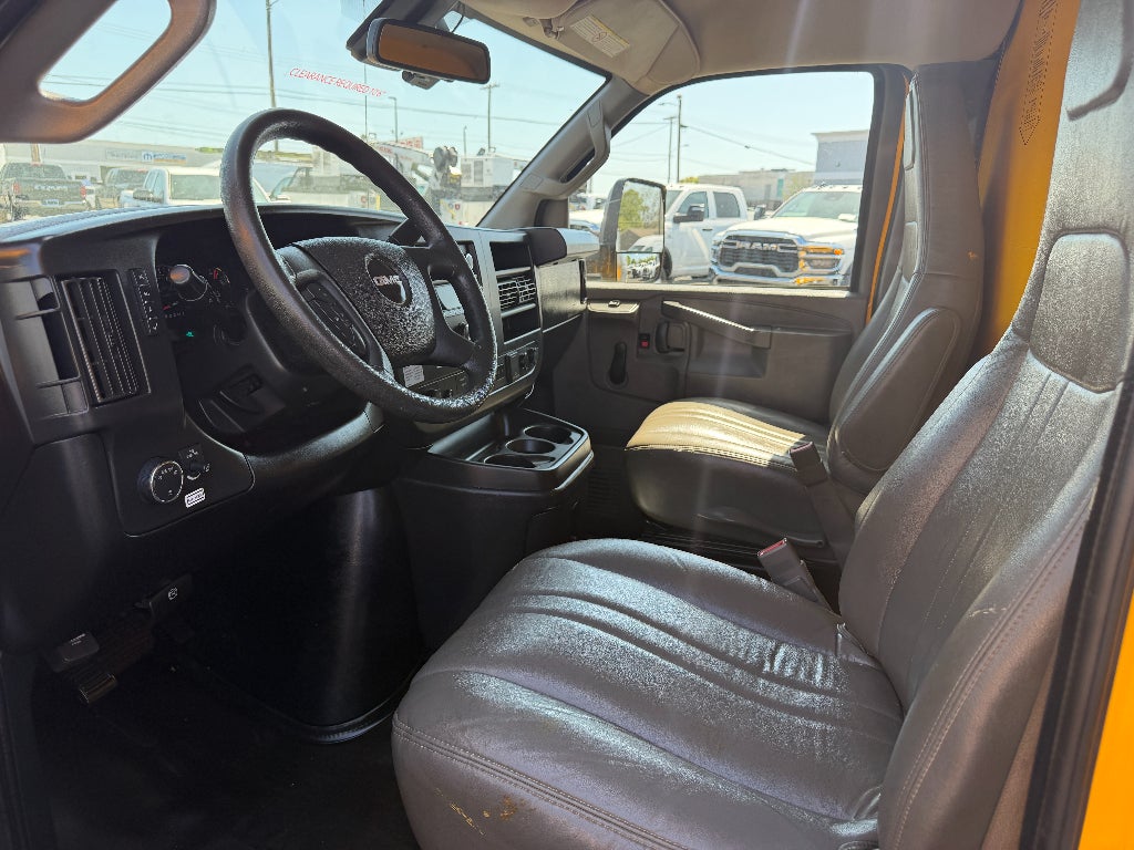 2020 GMC Savana Cutaway Work Van