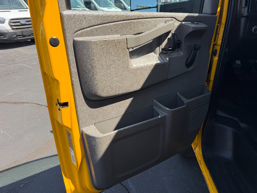 2020 GMC Savana Cutaway Work Van