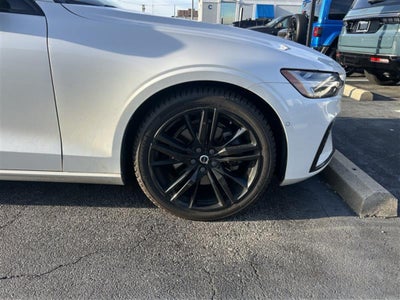 2024 Volvo S60 B5 Plus Black Edition