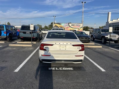 2024 Volvo S60 B5 Plus Black Edition