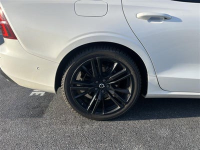 2024 Volvo S60 B5 Plus Black Edition