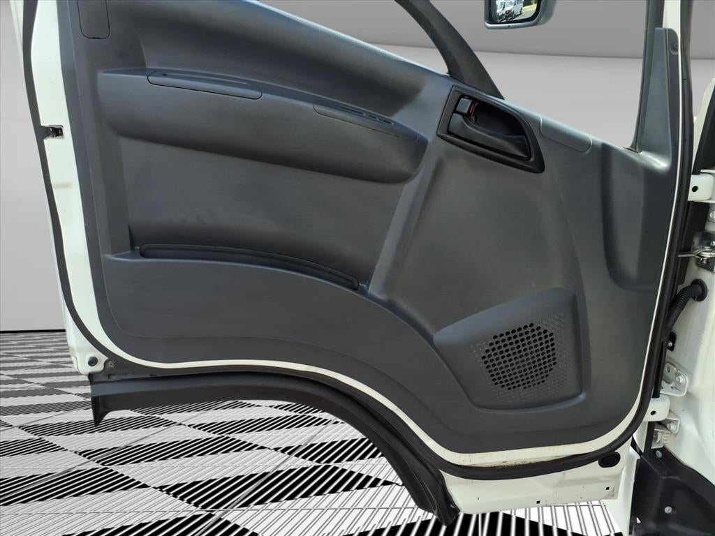 2023 Isuzu NPR XD Base