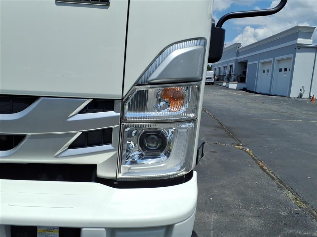 2023 Isuzu NPR XD Base