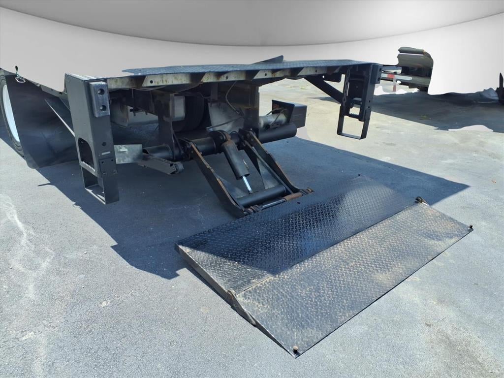 2023 Isuzu NPR XD Base