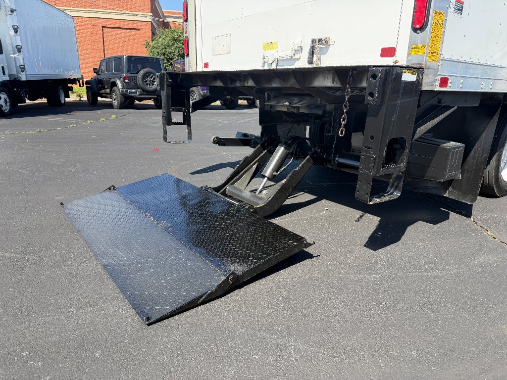 2023 Isuzu NPR XD Base