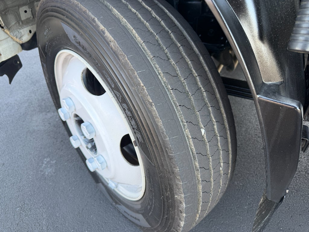 2023 Isuzu NPR XD Base