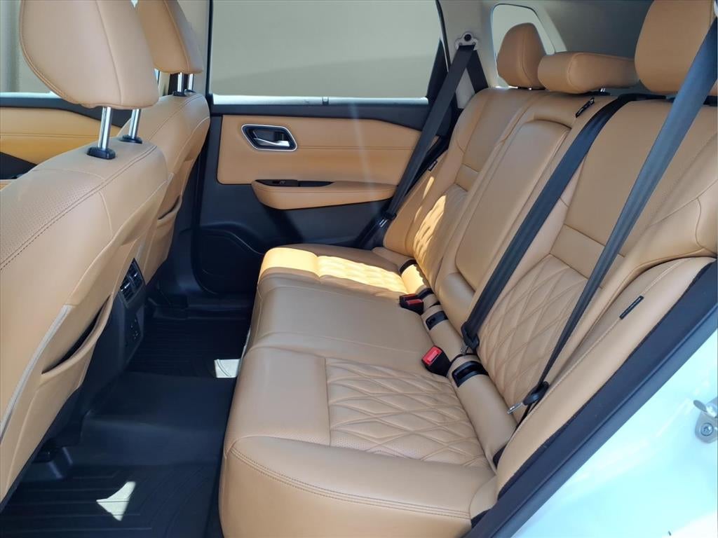 2021 Nissan Rogue Platinum FWD