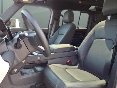 2025 Land Rover Defender 110 P300