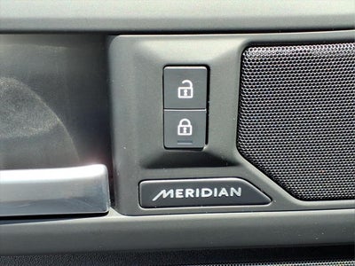 2025 Land Rover Defender 110 P300