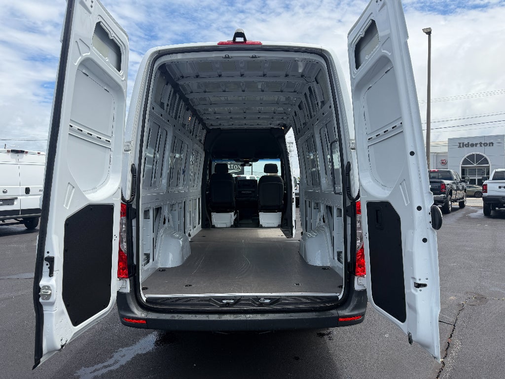2025 Mercedes-Benz Sprinter 2500 High Roof 4-Cyl Diesel