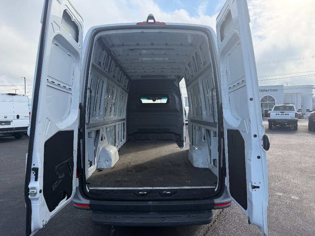 2023 Mercedes-Benz Sprinter 2500 High Roof 4-Cyl Diesel HO