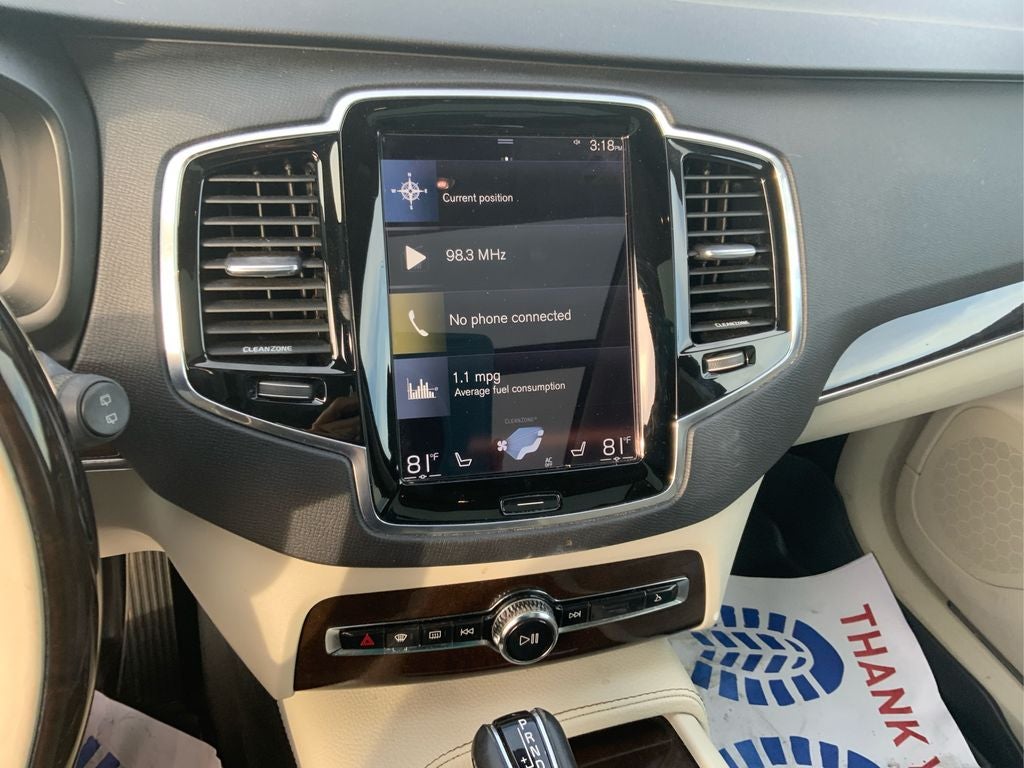 2016 Volvo XC90 T6 Momentum