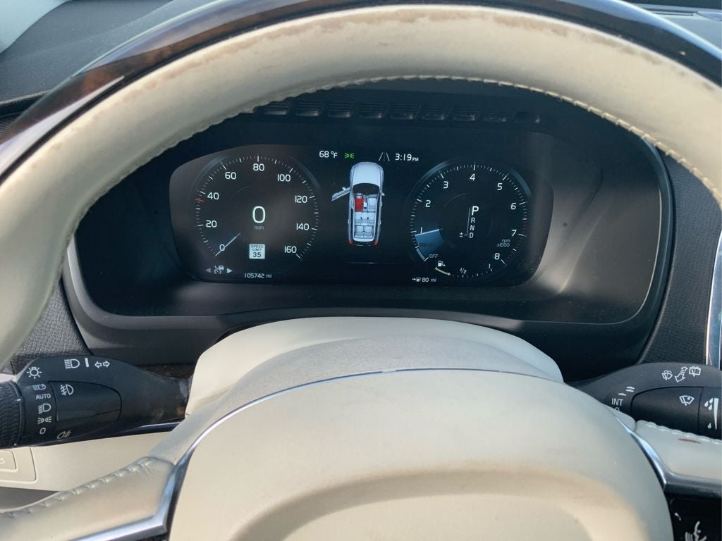 2016 Volvo XC90 T6 Momentum