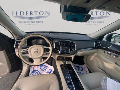 2016 Volvo XC90 T6 Momentum