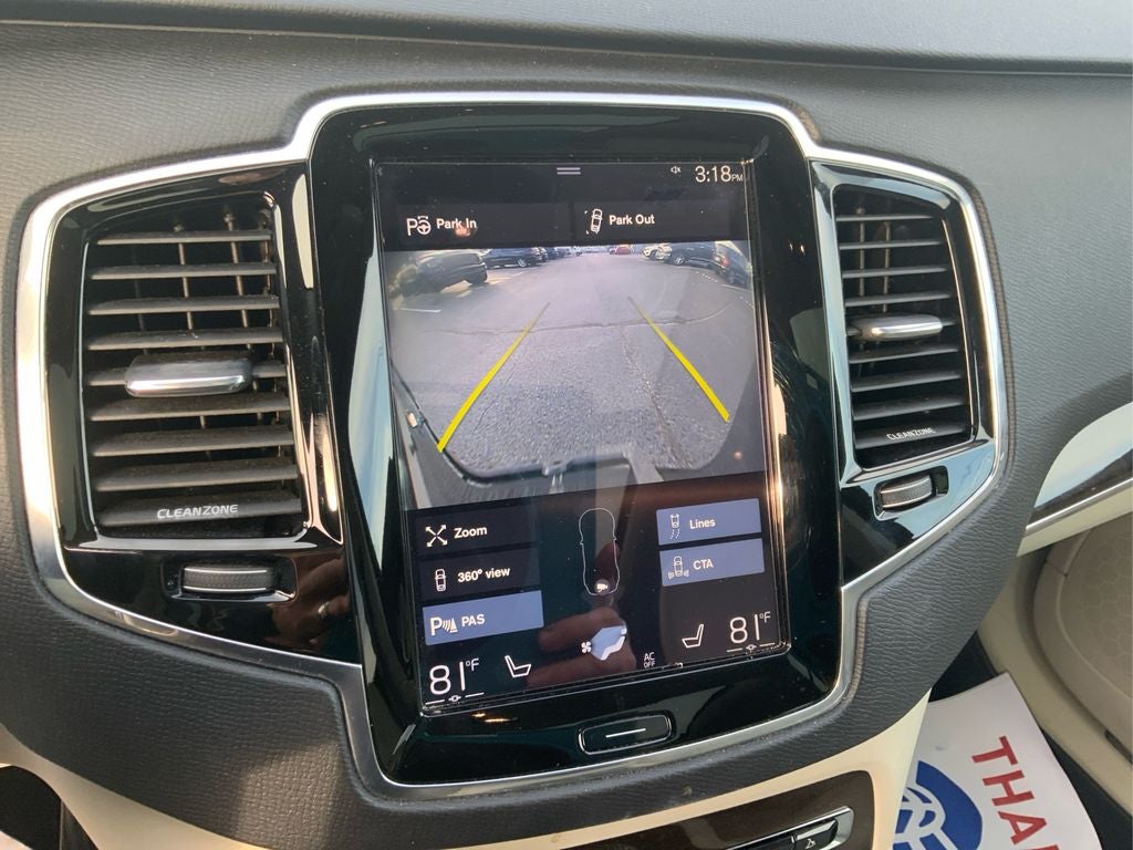 2016 Volvo XC90 T6 Momentum