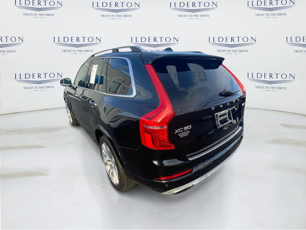 2016 Volvo XC90 T6 Momentum