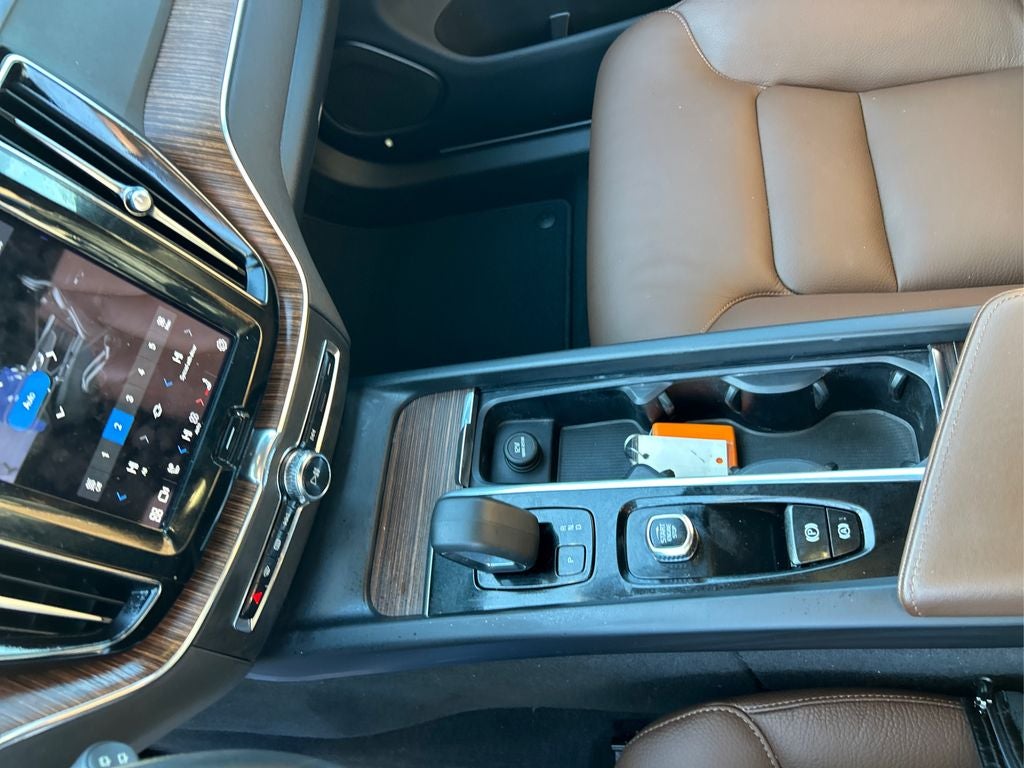 2023 Volvo XC60 B5 Plus Bright Theme